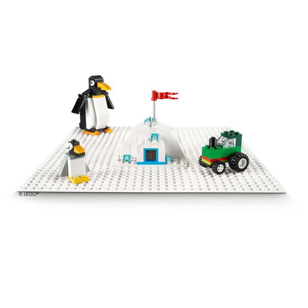 LEGO-Classic-11026-Bauplatte-Grundplatte-fuer-Bausteine-weiss-02