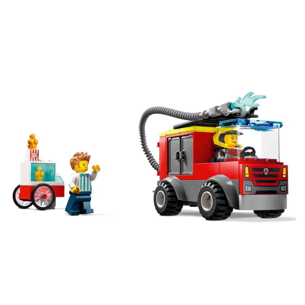 LEGO-City-60375-Feuerwehrstation-und-Loeschauto-02