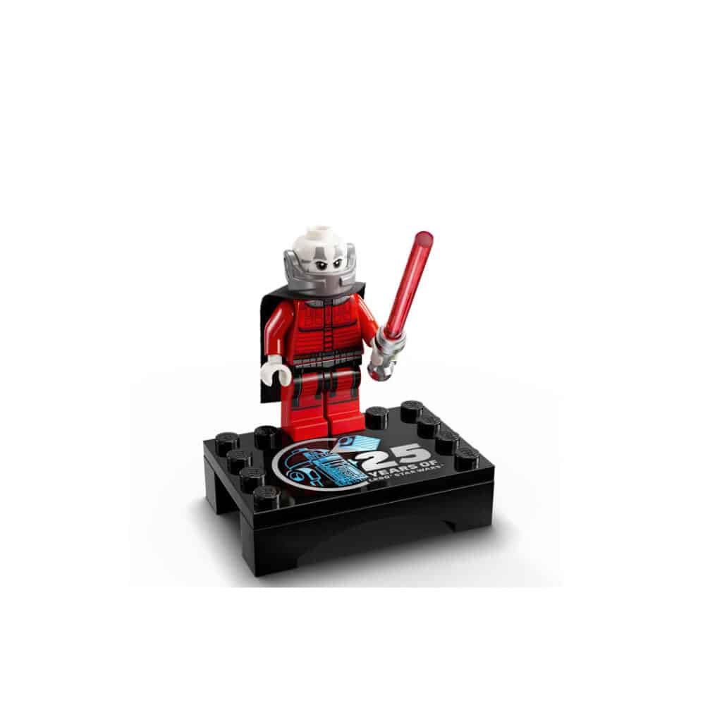 LEGO-75379-Star-Wars-R2-D2-04