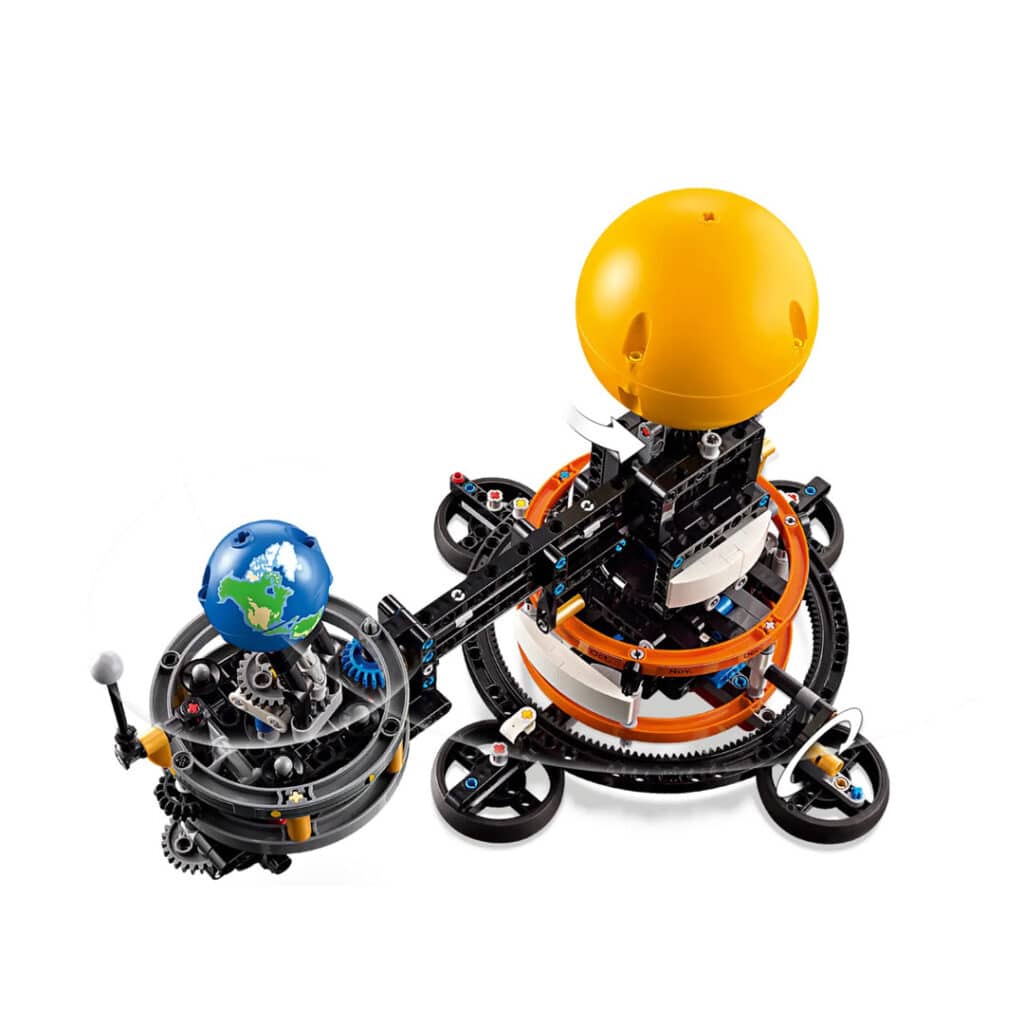 LEGO-Technic-42179-Sonne-Erde-Mond-Modell-02