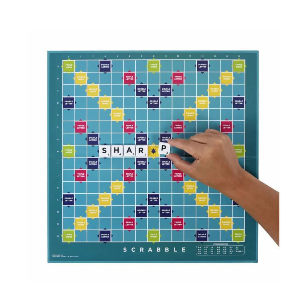 Scrabble-Core-Refresh-Brettspiel-Woerterspiel-Gesellschaftsspiel-Familienspiel-01